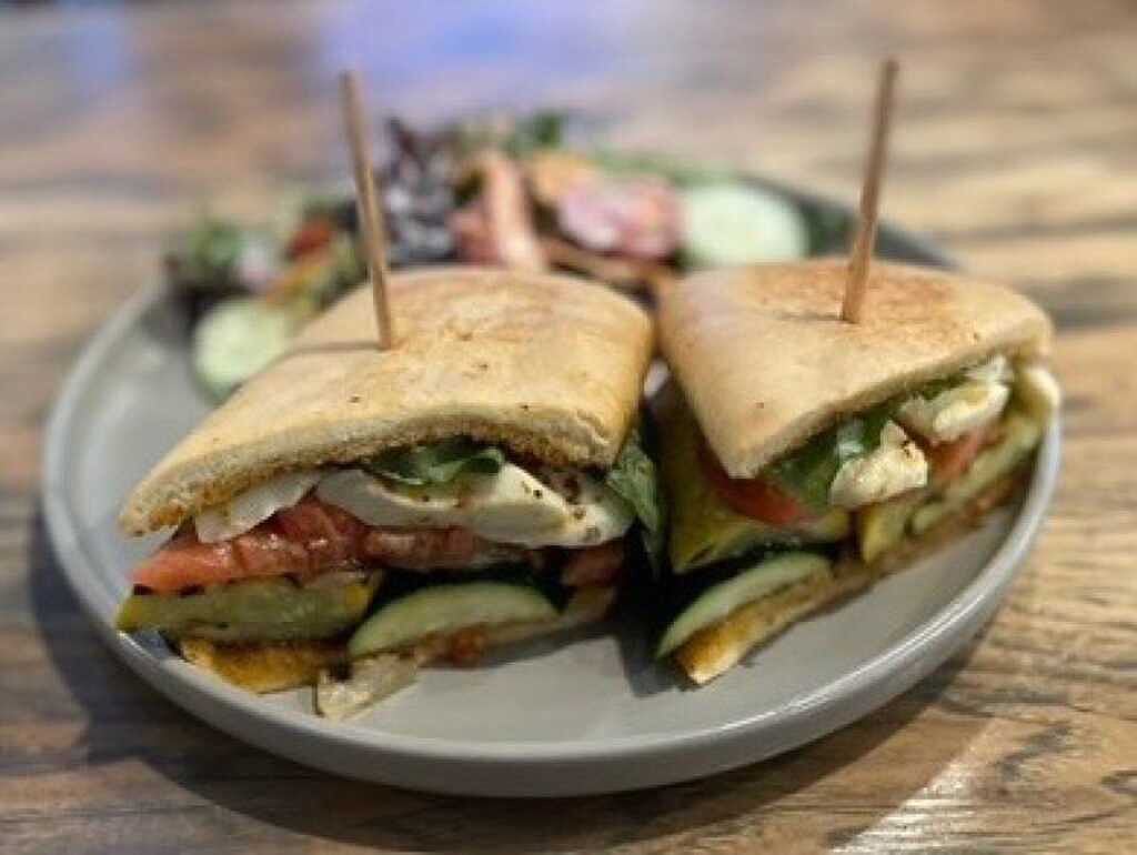 AR Restaurant & Catering LLC